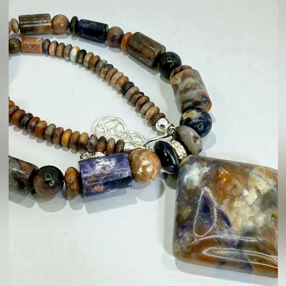 Vintage Retired Jay King Pink Cedar Stone Necklace – South African Mine Find - Picture 14 of 17